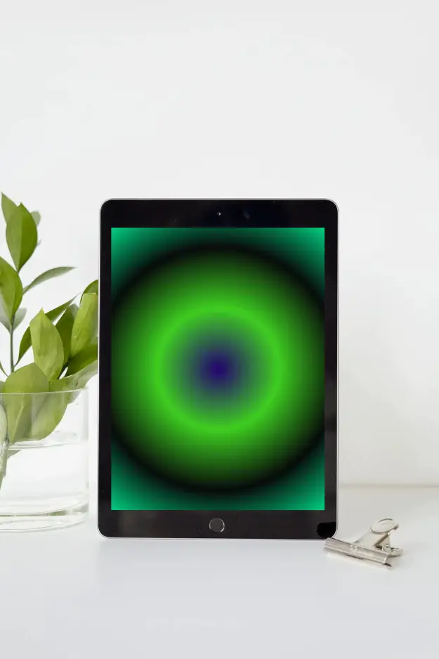 Green Gradient Wallpaper for Tablet iPad HD Free Download